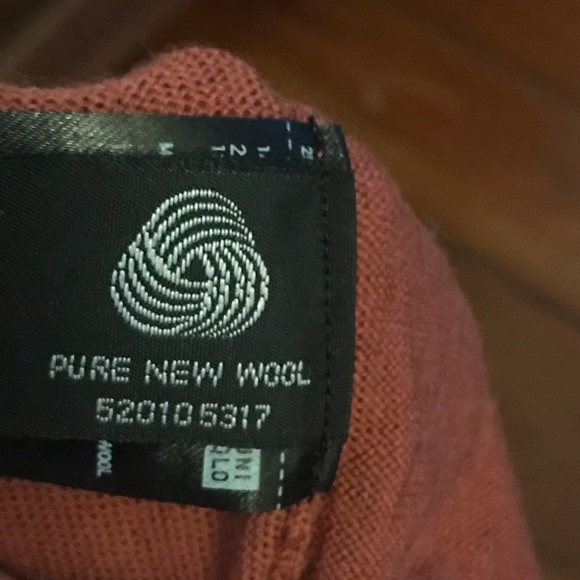 Turtle-Neck Knit Sweater - Pure Wool - Picture 8 of 8